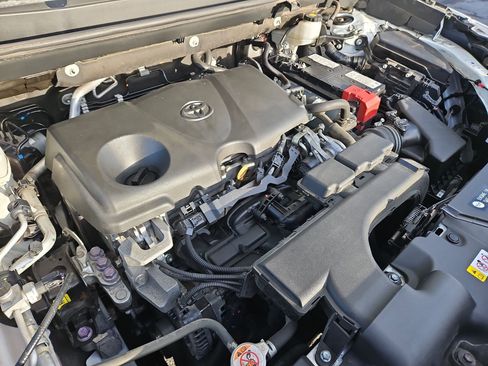 Used 2020 Toyota RAV4 XLE image 34