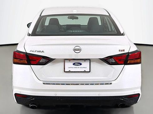 Used 2023 Nissan Altima 2.5 SR w/ SR Premium Package FWD image 14