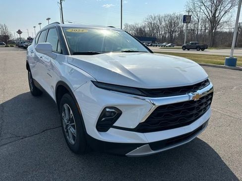 Used 2024 Chevrolet Blazer LT w/ Convenience Package AWD/4WD image 4