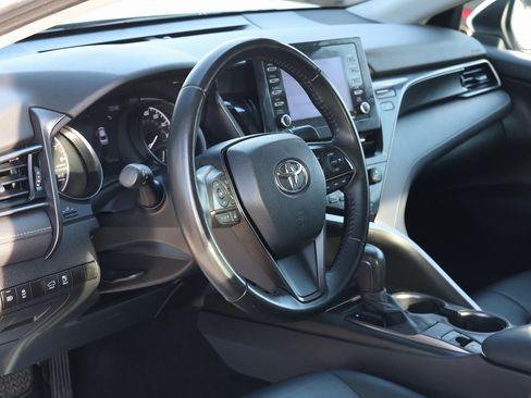 Used 2021 Toyota Camry SE image 14