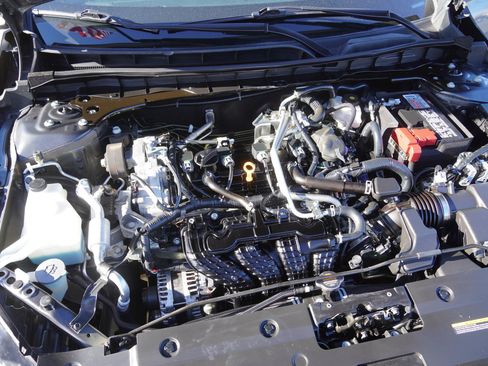 Used 2024 Nissan Altima 2.5 SR w/ SR Premium Package image 14