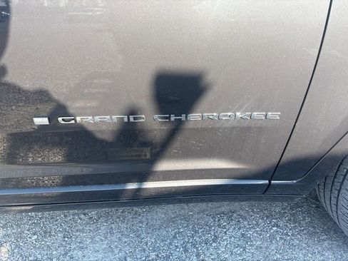 Used 2021 Jeep Grand Cherokee L Overland w/ Luxury Tech Group IV image 35