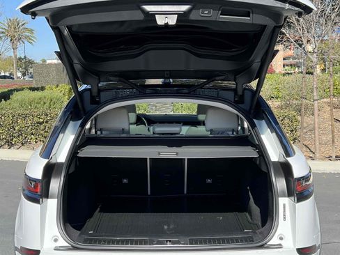 Used 2019 Land Rover Range Rover Velar R-Dynamic SE image 75