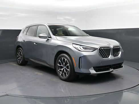 Certified 2025 BMW X3 xDrive30i w/ Convenience Package image 9