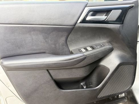 Used 2024 Mitsubishi Outlander AWD image 10