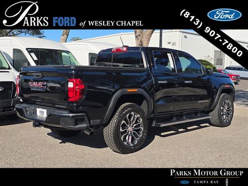 Used 2023 GMC Canyon Denali image 4