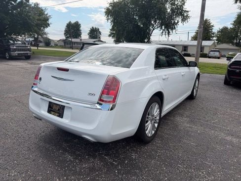 Used 2014 Chrysler 300 AWD w/ Driver Convenience Group image 5