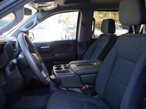 Used 2020 Chevrolet Silverado 1500 Custom w/ Custom Value Package image 9