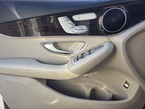 Used 2020 Mercedes-Benz GLC 300 image 20