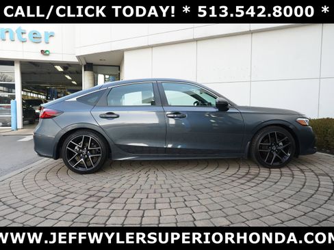 Used 2024 Honda Civic Sport Touring image 2