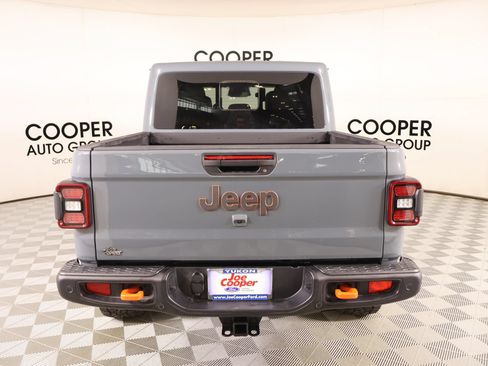 Used 2026 Jeep Gladiator Mojave AWD/4WD image 23