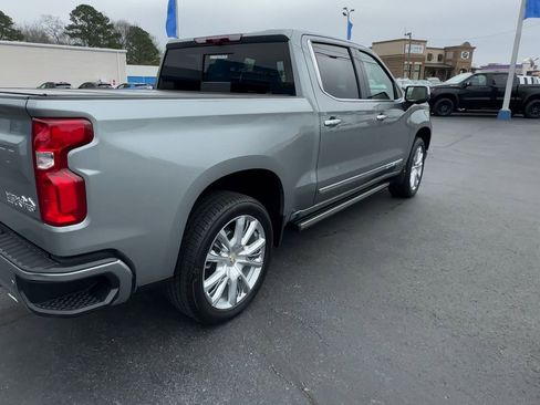 Used 2025 Chevrolet Silverado 1500 High Country AWD/4WD image 8