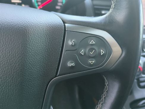 Used 2020 Chevrolet Suburban Premier image 25