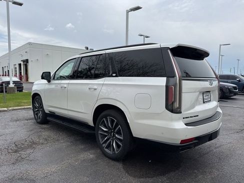 Used 2021 Cadillac Escalade Sport w/ Driver Assist Tech Package AWD/4WD image 4