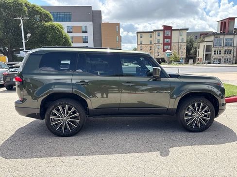 Used 2025 Lexus GX 550 w/ Accessory Package (2T) AWD/4WD image 6