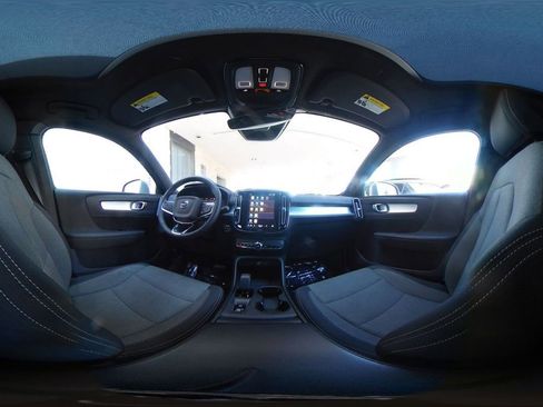 Used 2024 Volvo XC40 B5 Core image 45