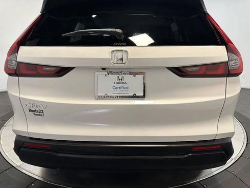 Used 2025 Honda CR-V LX image 12