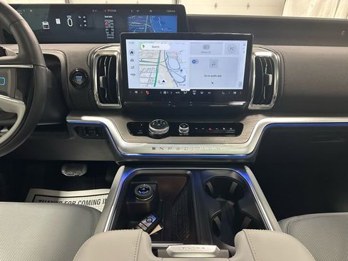 Used 2025 Ford Expedition Platinum image 24