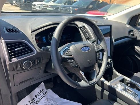 Certified 2024 Ford Edge SEL w/ Convenience Package AWD/4WD image 7