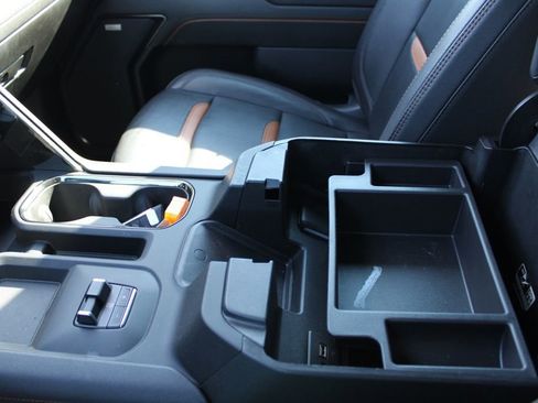 Used 2024 GMC Sierra 2500 AT4 w/ AT4 Premium Plus Package image 44