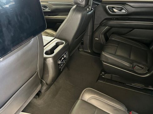 Used 2021 Chevrolet Suburban RST w/ Luxury Package AWD/4WD image 13