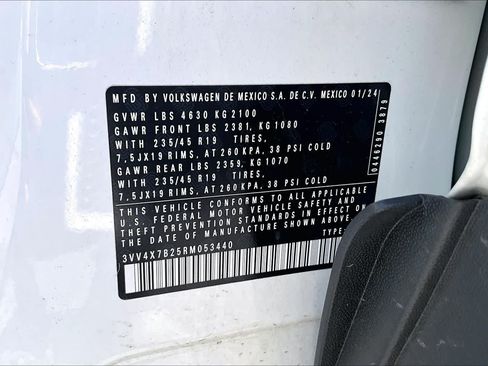 Used 2024 Volkswagen Taos SEL AWD/4WD image 37