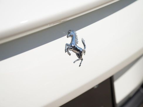 Used 2022 Ferrari Roma RWD image 20