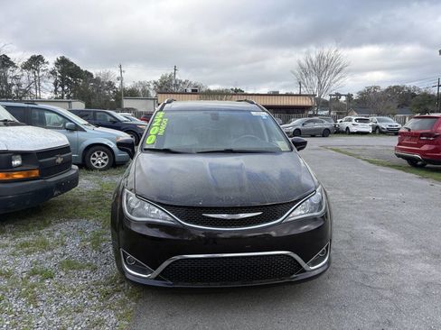 Used 2017 Chrysler Pacifica Touring-L Plus image 13