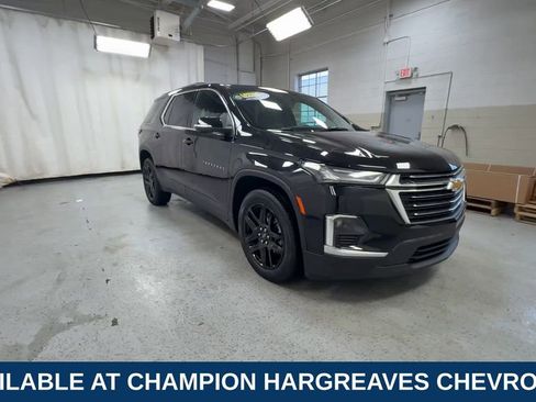 Certified 2023 Chevrolet Traverse LT w/ Rear Camera Mirror Package image 2