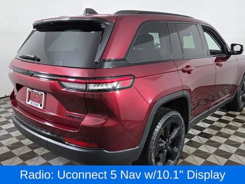 Used 2023 Jeep Grand Cherokee Limited w/ Black Appearance Package image 9