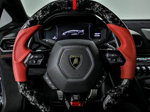 Used 2018 Lamborghini Huracan Performante AWD/4WD image 35
