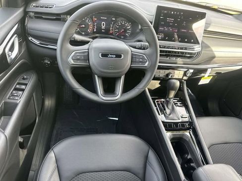New 2026 Jeep Compass Latitude image 25