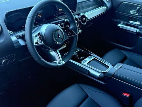 New 2026 Mercedes-Benz GLB 250 4MATIC image 9