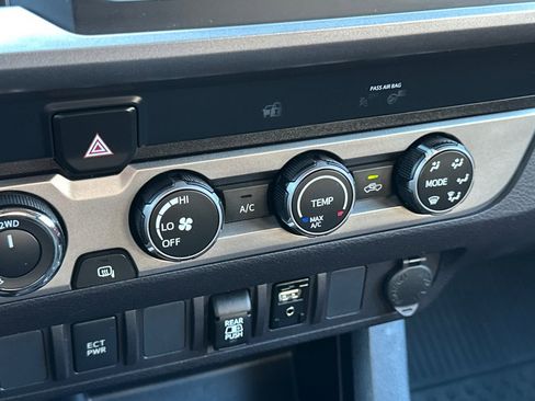 Used 2019 Toyota Tacoma SR5 image 30