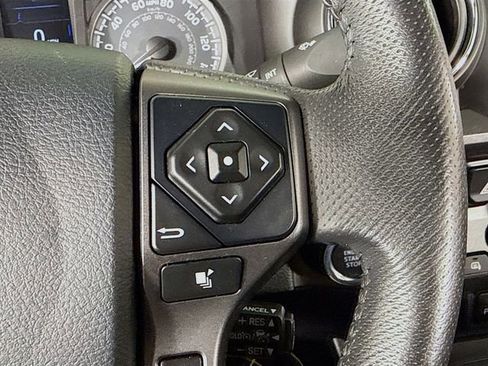Used 2020 Toyota Tacoma TRD Sport w/ Technology Package image 13