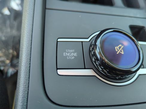 New 2026 Volkswagen Tiguan SE image 43