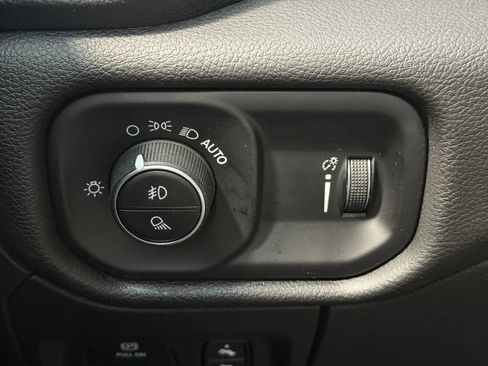 Used 2024 RAM 1500 Big Horn AWD/4WD image 37