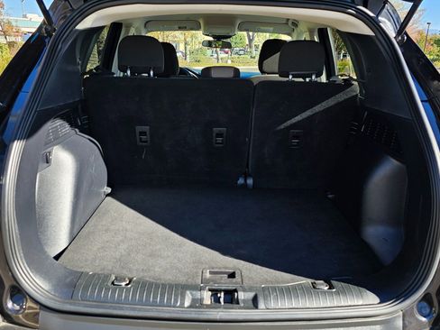 Used 2022 Ford Escape SE image 24