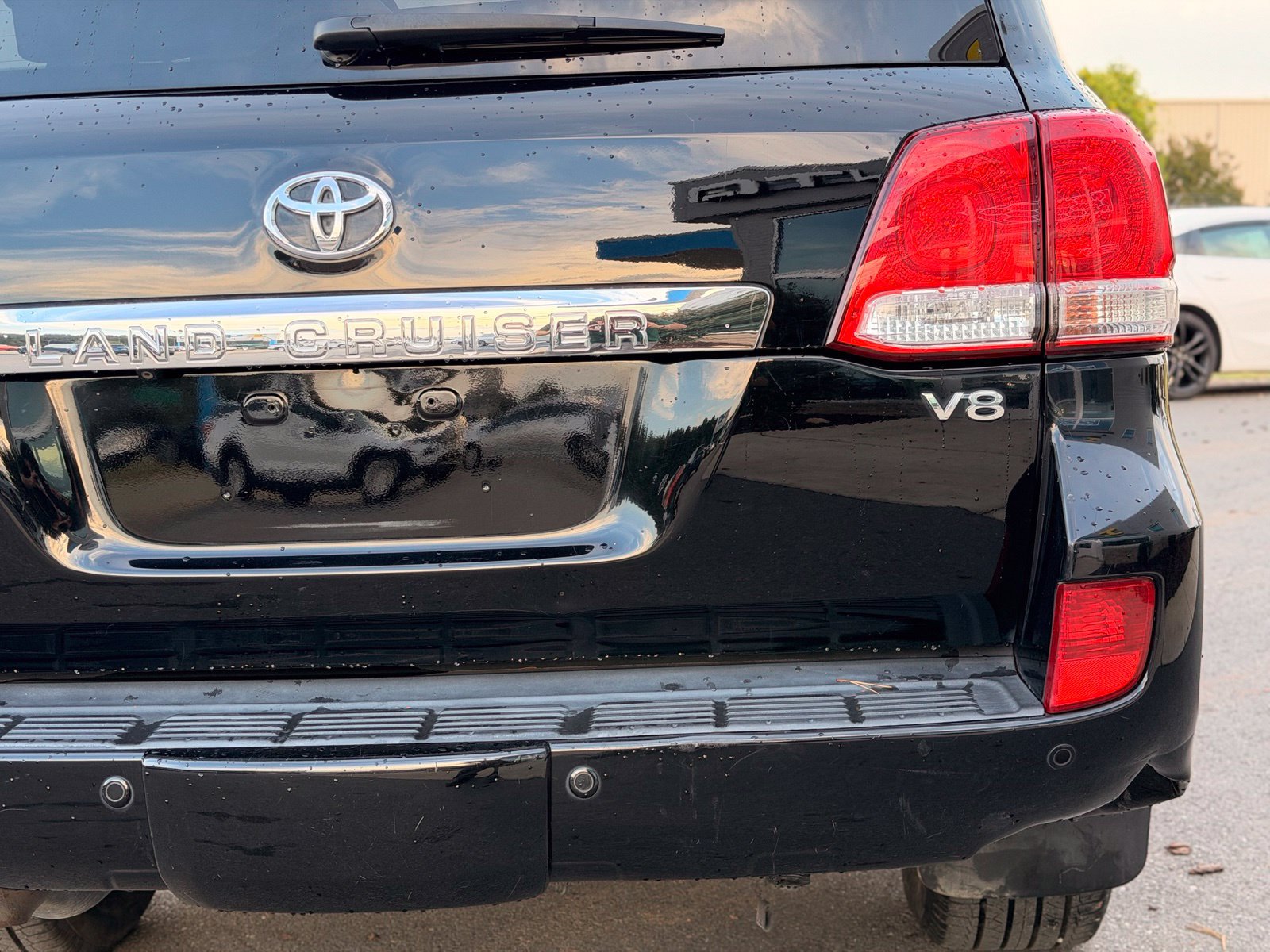 Used 2011 Toyota Land Cruiser w/ Upgrade Pkg AWD/4WD image 9