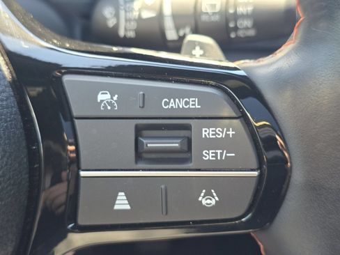 Used 2025 Honda Pilot TrailSport image 32