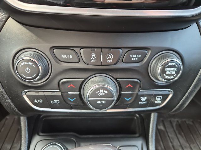 Used 2021 Jeep Cherokee Limited AWD/4WD image 17