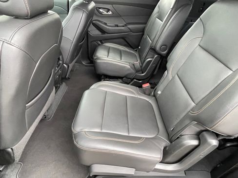 Used 2021 Chevrolet Traverse LT w/ LT Premium Package image 12