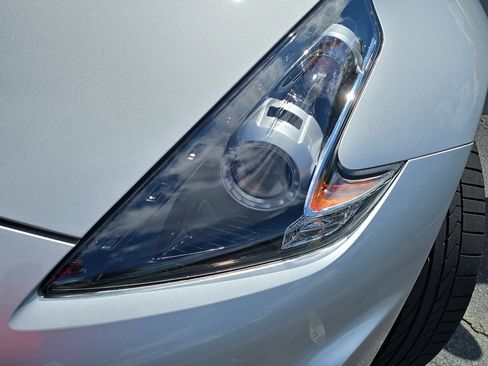 Used 2020 Nissan 370Z Touring Sport image 27