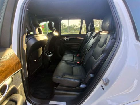 Used 2016 Volvo XC90 T6 Momentum w/ Momentum Plus Package AWD/4WD image 9