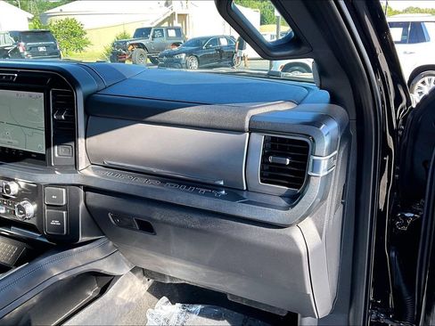 Used 2025 Ford F450 Platinum w/ FX4 Off-Road Package AWD/4WD image 29