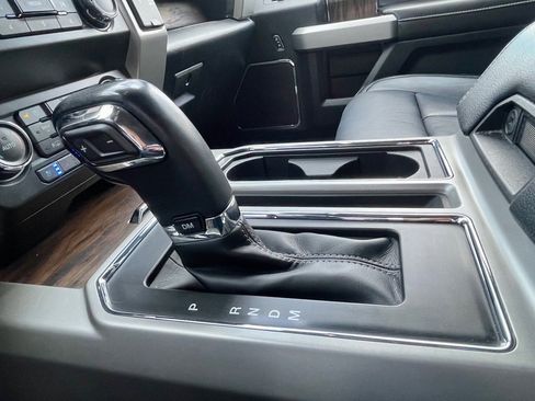 Used 2019 Ford F150 Lariat w/ Trailer Tow Package image 17