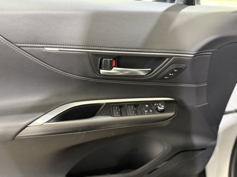 Certified 2024 Toyota Venza Nightshade image 13