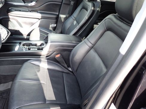 Used 2022 Lincoln Corsair AWD w/ Premium Package image 15