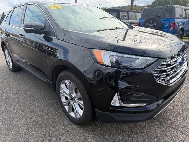 Certified 2024 Ford Edge Titanium AWD/4WD image 1