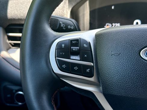 Certified 2025 Ford Explorer Active AWD/4WD image 39
